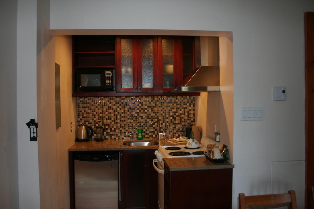 Gite University Bed And Breakfast มอนทรีอัล ภายนอก รูปภาพ