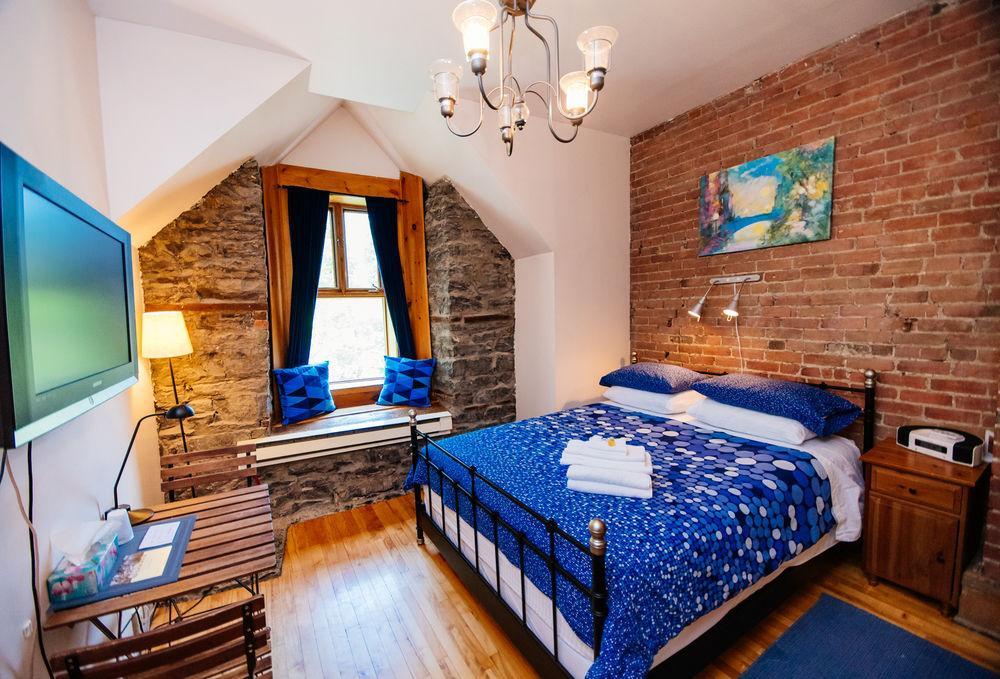 Gite University Bed And Breakfast มอนทรีอัล ภายนอก รูปภาพ