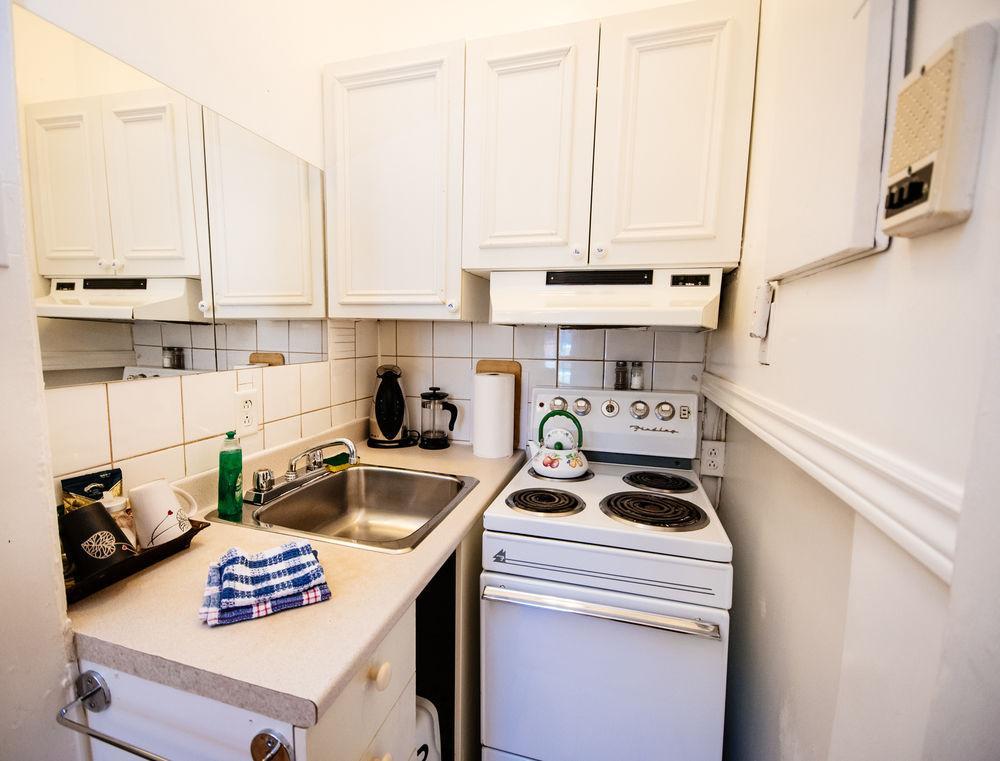 Gite University Bed And Breakfast มอนทรีอัล ภายนอก รูปภาพ